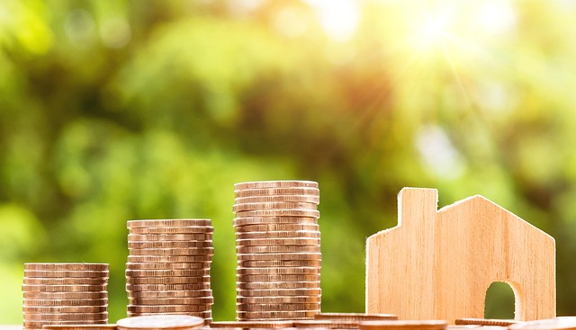 変動金利の二極化時代、住宅ローンはどう選ぶ？借り換え判断の考え方【ハブ】